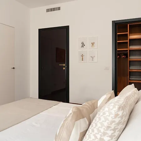 Santa Tecla Living Bronzetti 8 *