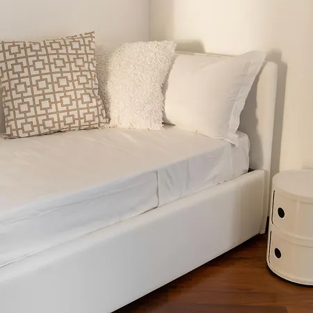 Santa Tecla Living Bronzetti 8 *